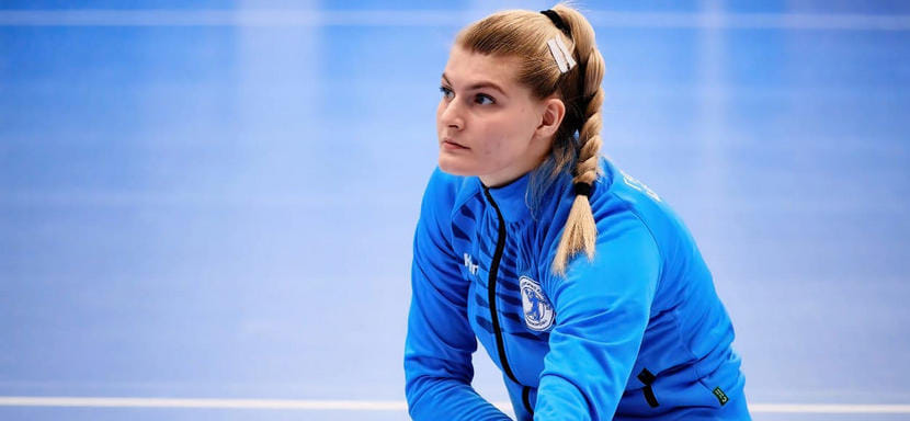 Линейная Оксана Колодяжная, недавно расставшаяся с "Кубанью", продолжит карьеру в волгоградском "Динамо-Синаре"