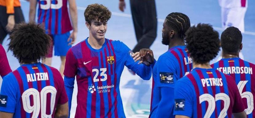 Испания. "Барселона" не будет искать замену травмированному Айтору Ариньо. Из второй команды вызван Марти Солер