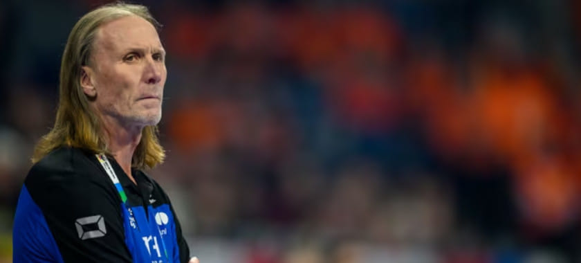 ЧЕ-2024. Стаффан Олссон об одном фотографе на пресс-конференции: "Жутковато. Никогда не сталкивался с таким большим количеством людей"