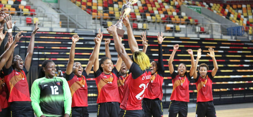 Африка. В споре ангольских клубов "Примейру де Агушту" и "Петру Атлетику" определили обладательниц Суперкубка континента