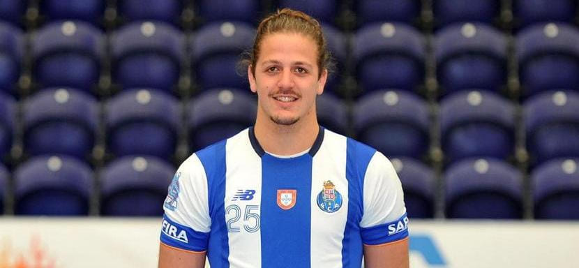 Лига чемпионов. Правый крайний "Порту" Антониу Арейя — автор лучшего гола в 12-м туре (ВИДЕО)