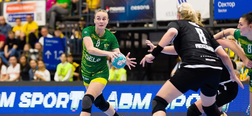 Olimpbet Суперлига. Рекордсмены по участию в "Южном дерби" из действующих игроков — Савинова и Сень