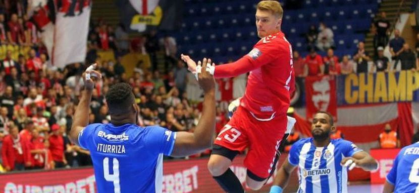 Румыния. Бухарестское "Динамо" Хавьера Паскуаля отправило в аренду Кэлина Деду и Октавиана Бизэу