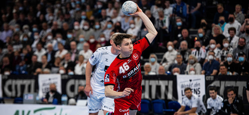 Бундеслига. 21-летний правый крайний Юлиан Фукс продлил контракт с "Мельзунгеном"