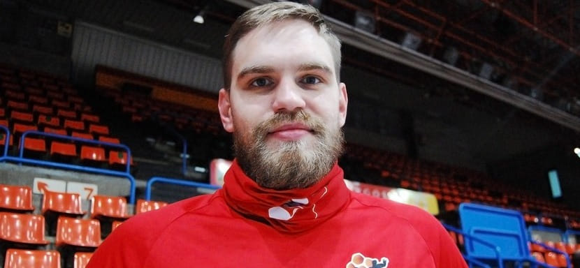 Испания. Российский разыгрывающий Игорь Карлов, с 2020 года игравший за границей, покинул ряды "Бургоса" (Д2)