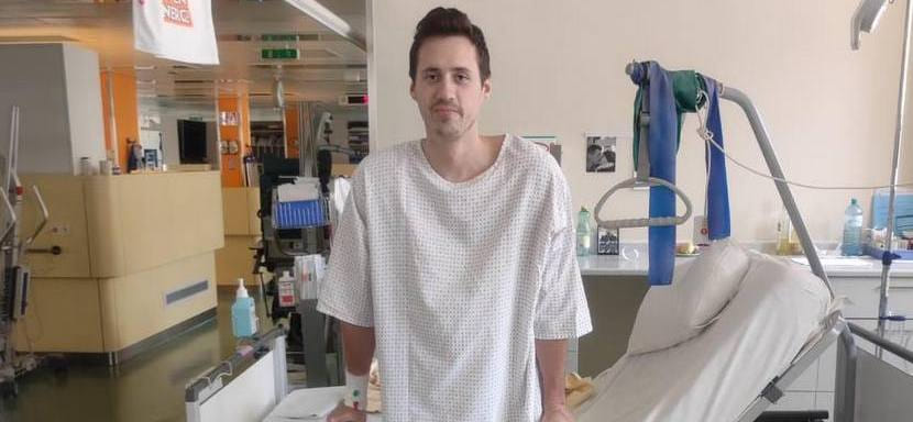 Ведущие австрийские гандболисты проводят благотворительный аукцион в поддержку тренера "Файверса" Себастьяна Келльнера, потерявшего ногу