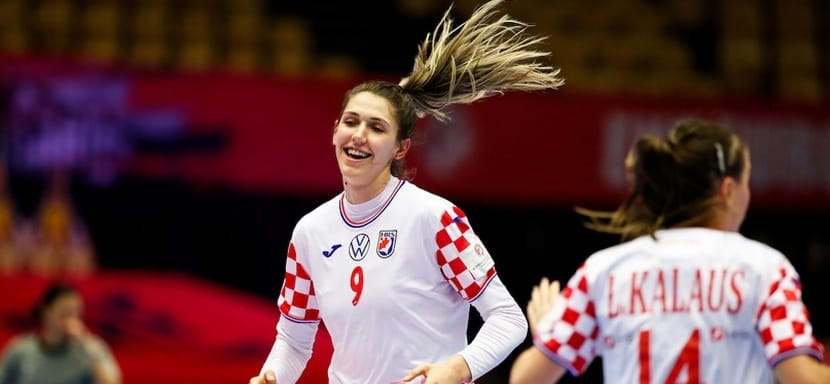 Чамила Мичиевич: "У чемпионата Европы был слоган "Гандбол — это страсть", и эти слова идеально описывали нашу сборную"