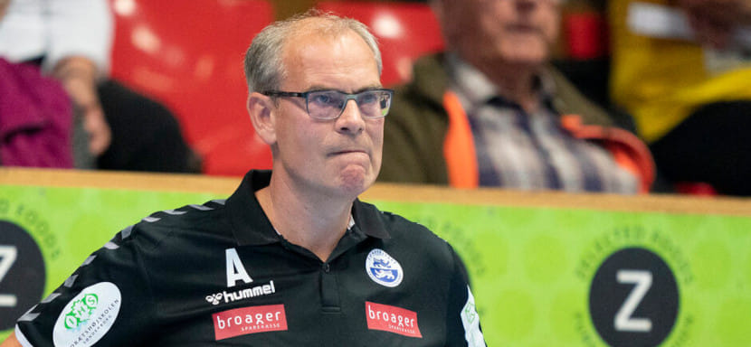 Дания. Главный тренер “Сондерюске” Ян Пютлик госпитализирован с камнями в почках. Команда в его отсутствие обыграла “Гудме”