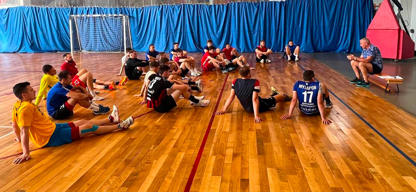 Высшая лига. Директор "Воронежа" Александр Стребков: "Точно надо было что-то менять. Калараш — это, в первую очередь, защита и переход"