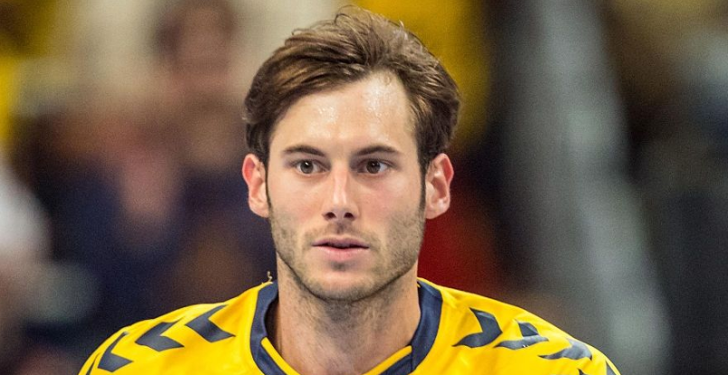 Германия. Капитан "Райн Левен" Уве Генсхаймер открыл ресторан в Мангейме