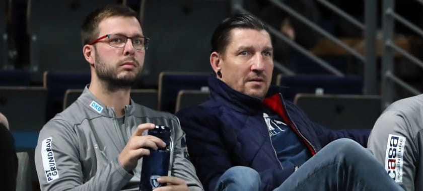 Спортивный директор "Берлина" Штефан Кречмар и главный тренер "лисов" Ярон Зиверт покинули клуб. Николай Крикау будет совмещать должности