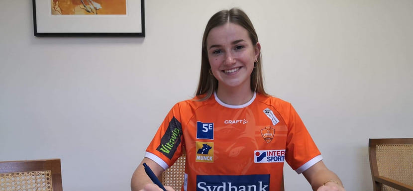 Дания. "Оденсе" объявил о подписании контракта с голландской левой крайней "Метцингена" Бо ван Ветеринг. Соглашение вступит в силу летом