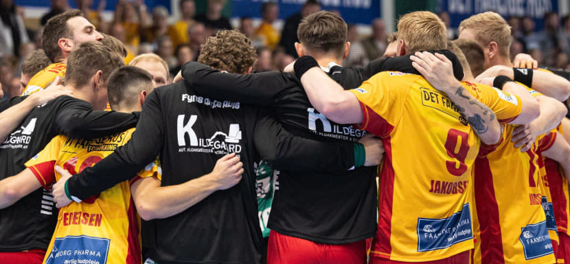 Лига чемпионов. "Гудме" обыграл в гостях "Целе". Встреча прерывалась на полчаса для оказания медицинской помощи одному из болельщиков