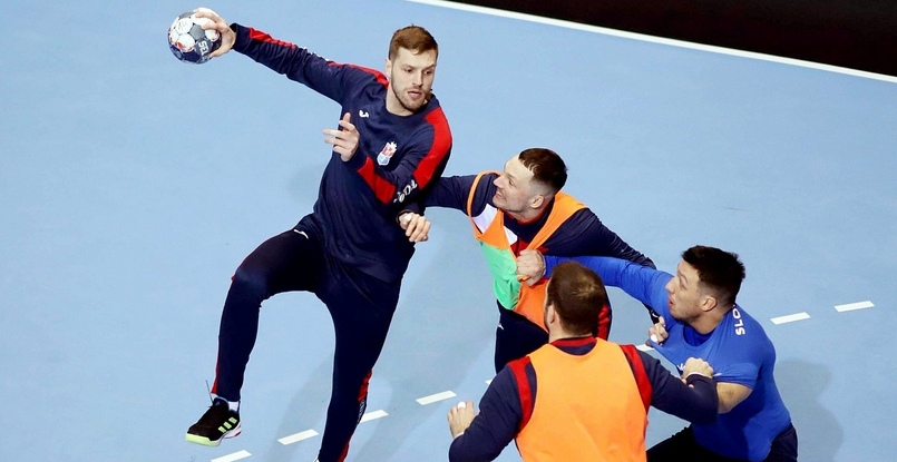 Александр Шкуринский: "Четыре года ходил в музыкальную школу и играл на аккордеоне, но выбрал гандбол и уехал в Краснодар" (ВИДЕО)