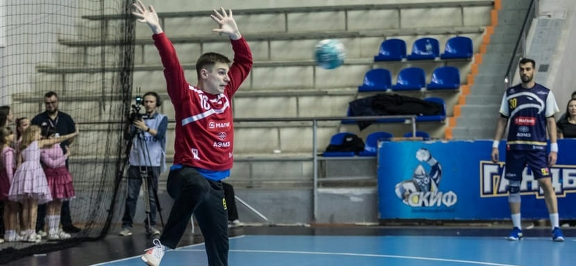 Вратарь Вадим Кондратенко — лучший игрок краснодарского СКИФа в январе