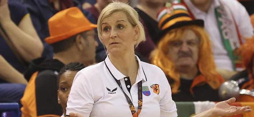 Бывшая рулевая "Эрда" Эдина Сабо стала консультантом женской сборной США. В 2023 году она возглавит команду