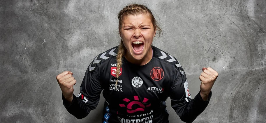 Франция. 28-летний датский вратарь Дитте Винд сменит "Флёри" на "Бур-де-Пеж"