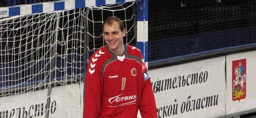 Суперлига. Олег Грамс признан болельщиками лучшим голкипером "Чеховских Медведей" всех времен