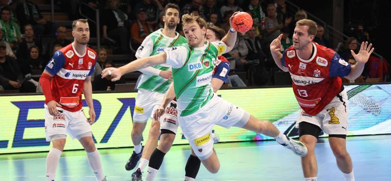 Германия. Голы Валиуллина не помогли обыграть "Берлин", серия "Магдебурга", страсти в Ганновере