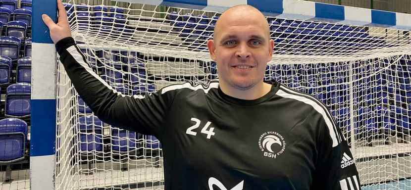 Дания. Директор футбольного клуба "Тистед" Сёрен Педерсен будет защищать ворота "Бьеррингбро" в ближайших матчах