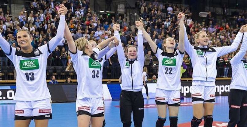 Товарищеские матчи. Главный тренер женской сборной Германии Хенк Грунер: "Во втором тайме голландки играли потрясающе"