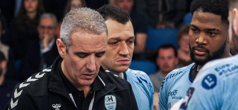 Франция. Испанский специалист Тони Херона покинул пост главного тренера "Шартра" Сергея Кудинова и Вадима Гайдученко