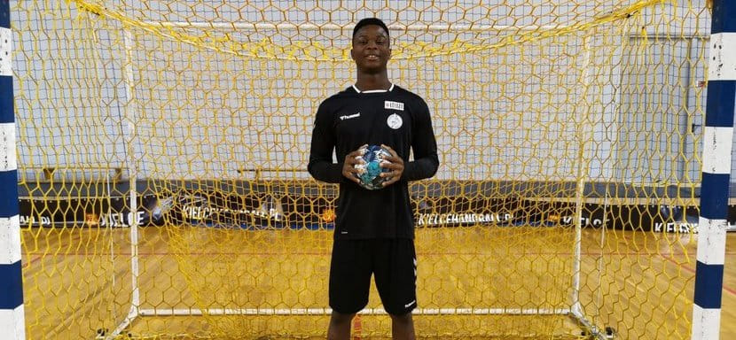 Польша. Нигерийский полусредний 16-летний талант Юсуф Фарук приступил к тренировкам с "Кельце"