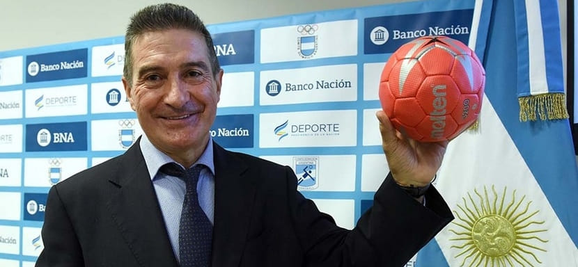 Маноло Каденас: "Сейчас сложно объединить сборную Аргентины и "Адемар". Но я хочу продолжить работать с национальной командой"