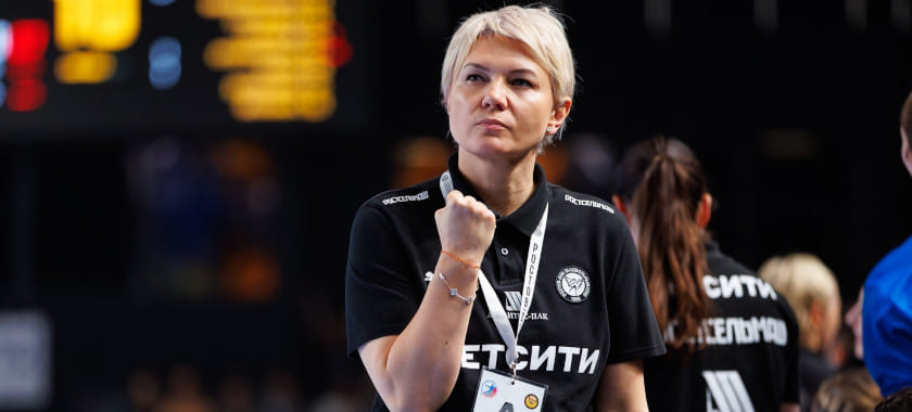 Ирина Дибирова, приведшая "Ростов-Дон" к победе в женском чемпионате России, признана лучшим тренером сезона по версии ФГР
