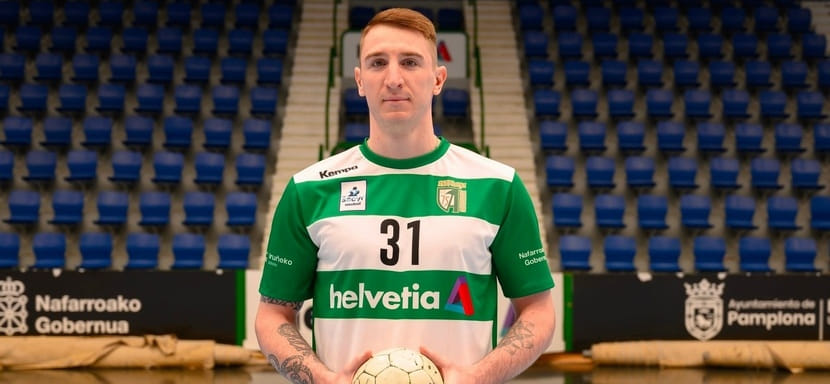 Olimpbet Суперлига. 26-летний левый полусредний Павел Булкин сменил греческий "Аэропос" на ставропольский "Виктор"