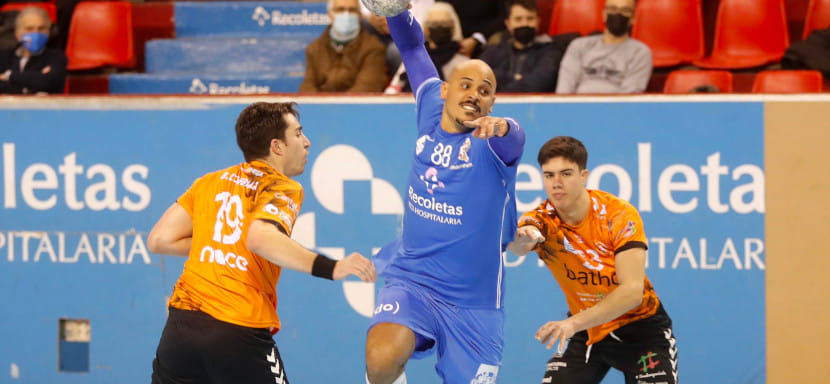 Испания. "Вальядолид" в результативном матче обыграл "Бенидорм", который не смог вернуться в еврокубковую зону