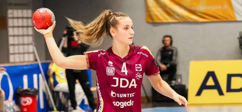 "Дижон" и "Самбр-Авенуа" одержали победы в матчах женского чемпионата Франции, состоявшихся в субботу