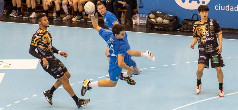 Испания. Правый крайний "Вальядолида" Хорхе Серрано признан лучшим игроком апреля в лиге ASOBAL