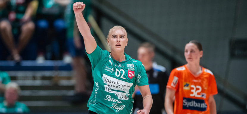 Дания. Правая полусредняя Луизе Сёндергорд пролонгировала контракт с "Виборгом" на три года