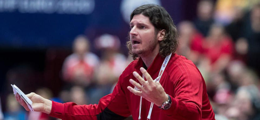 Венгрия. Ласло Надь: "Тренерского опыта не было ни у Йихи, ни у Паррондо, но они смогли с ходу выиграть Лигу чемпионов. Мы готовы помочь Иличу"