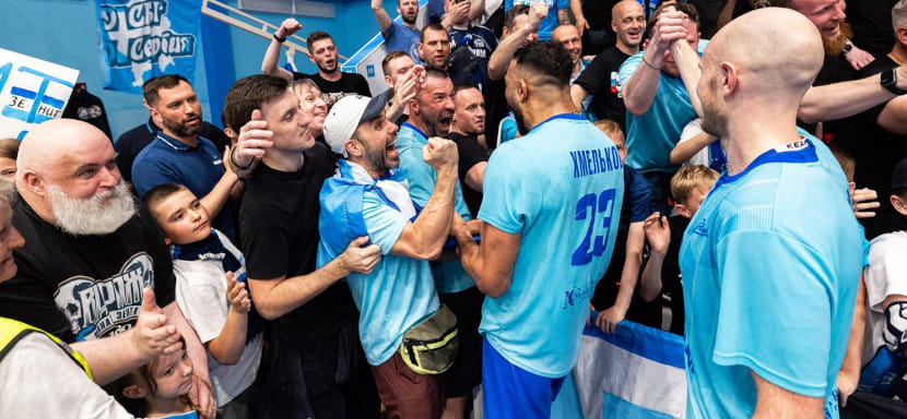 "Зенит" оштрафован на 50 тысяч рублей за "контакт болельщиков с гандболистами" питерской команды в финальном матче Суперлиги