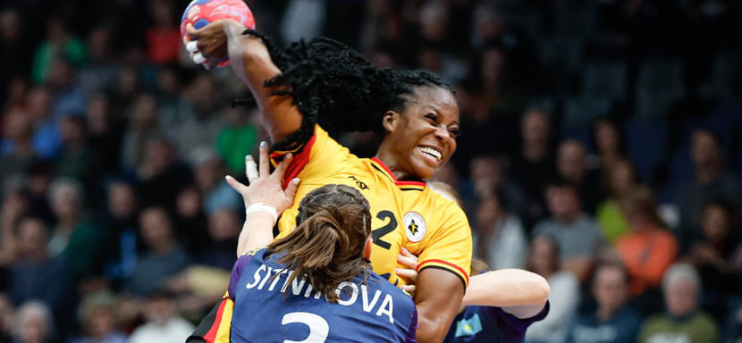 Сборная Румынии расправилась с командой Хорватии, Казахстан разгромно уступил Анголе, иранки забросили лишь 9 мячей на ЧМ-2025