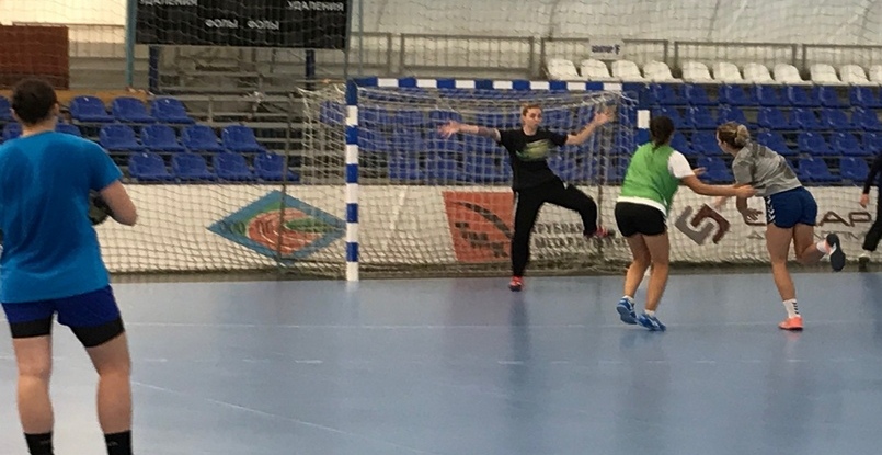 Гандболистки "Динамо-Синары" отправились в Астрахань на Кубок губернатора