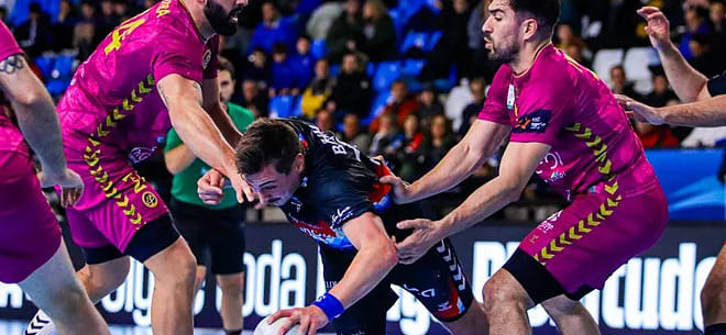 Испания. Семь голов 40-летнего Александра Тюменцева не уберегли "Синфин" от поражения во встрече с "Куэнкой"