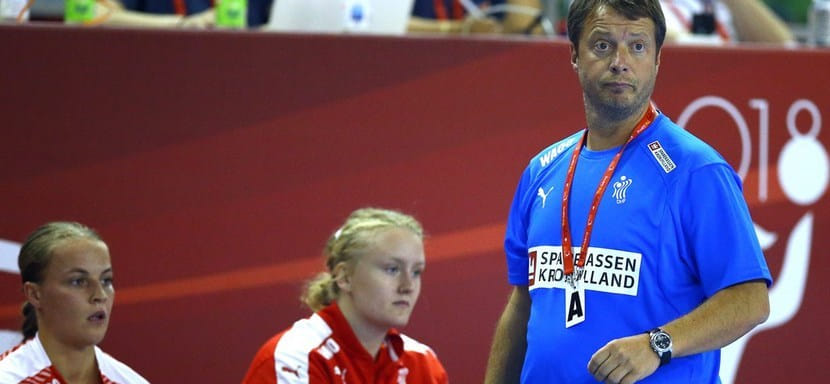 ЧЕ (U-17). Флемминг Дам Ларсен о россиянках: "Надо выдержать их скоростной гандбол и справиться с индивидуально сильными игроками"