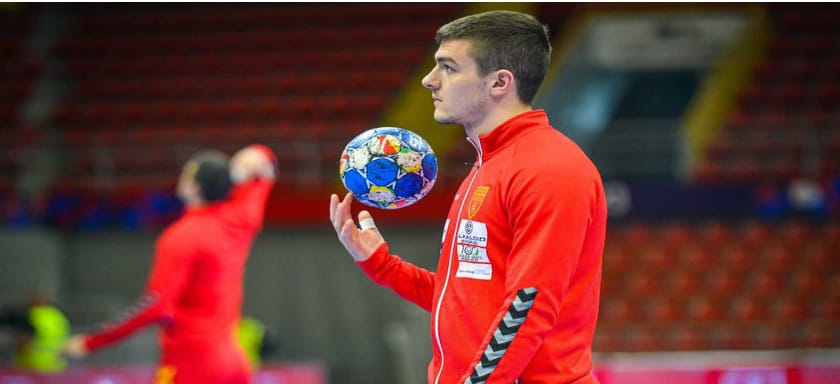 Разыгрывающий сборной Северной Македонии Марко Митев выбыл на долгий срок, врачи подозревают разрыв крестообразной связки колена