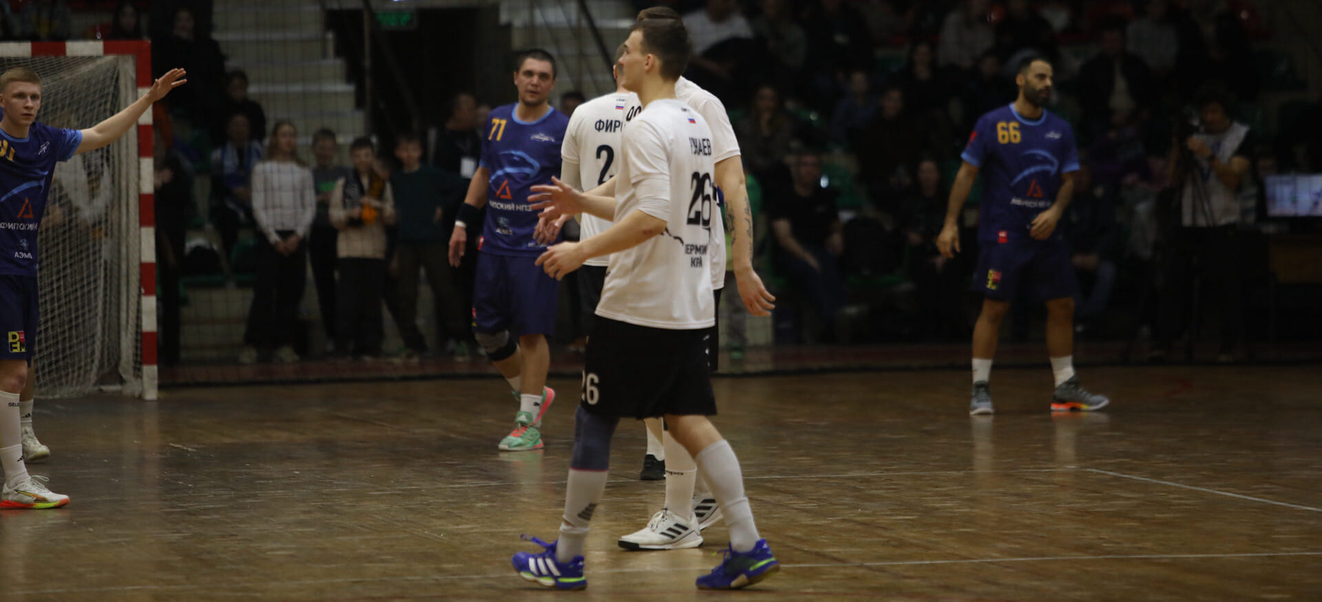 Роман с Каменевым. Успешные действия крайнего и полусреднего принесли победу "Пермским медведям"