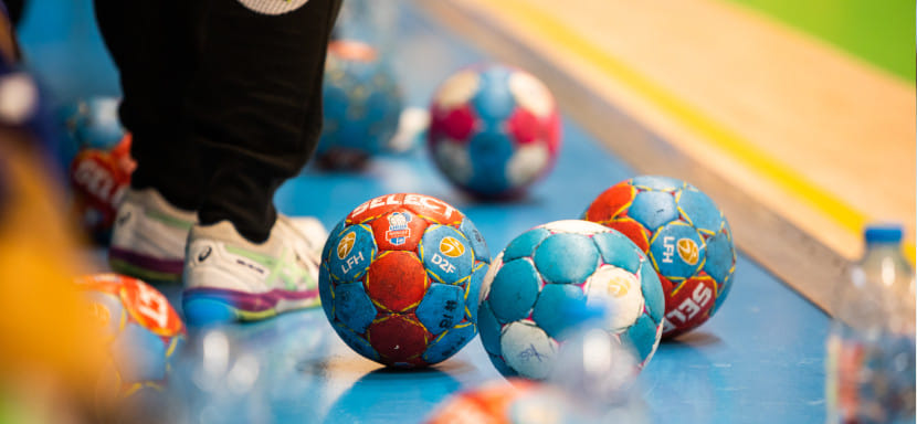 Франция. "Флери" и "Тулон" по взаимному согласию отказались от матча в среду. Женский турнир официально завершен