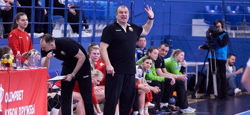 Александр Сытько: "Информация по Артюхович вызвала недоумение и у неё, и у тренерского штаба. Она не играла из-за проблем со здоровьем"