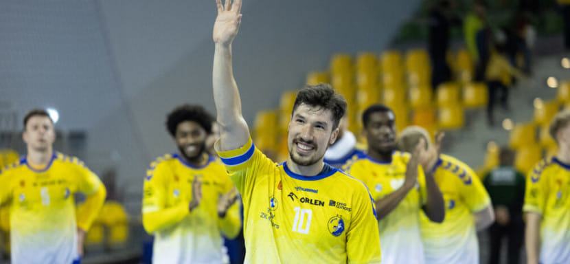 Польша. "Кельце" Королька и "Висла" Житникова с Самойло одержали разгромные победы. 8 голов Смоликова помогли "Тарнуву" одолеть "Квидзынь"