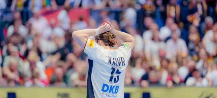 Юри Кнорр после поражения сборной Германии от Сербии: "Не понимаю, почему оказался на скамейке. Победы не придут при негативном настрое команды"