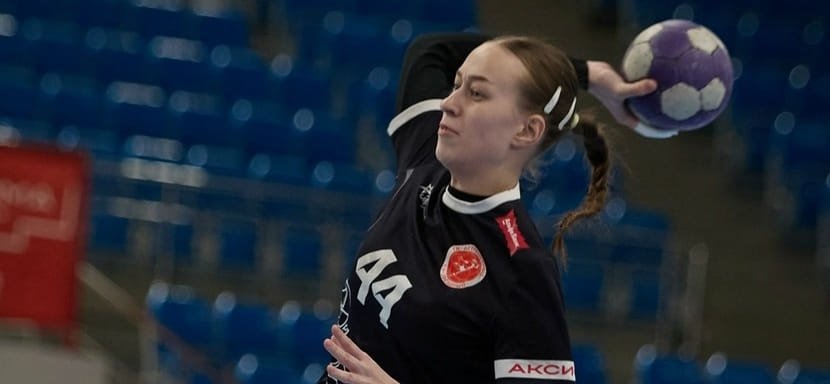 Самым результативным игроком дня в молодёжном первенстве России стала Арина Горн, забросившая 17 мячей