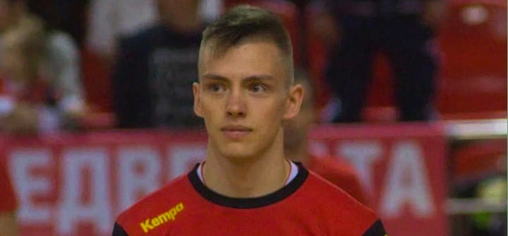 Olimpbet Суперлига. Официально. Покинувший "Пермские медведи" правый крайний Александр Савёлов пополнил состав "Динамо-Сунгуля"