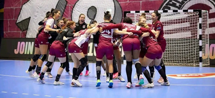 Румыния. "Рапид" обыграл в гостях "Крайову", "Дунэря" Трусовой и Коновал вырвала победу у "Вылчи" и ещё два результата 11-го тура