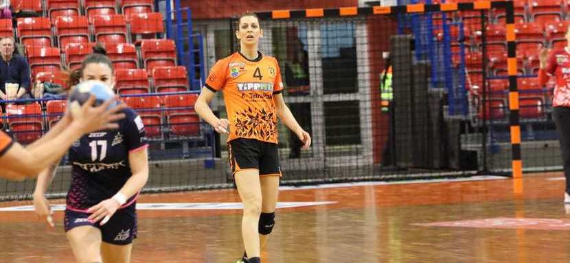 Венгрия. 35-летняя специалистка по игре в обороне Клара Чисар-Секереш возобновила карьеру и будет защищать цвета "Эрда" (Д2)